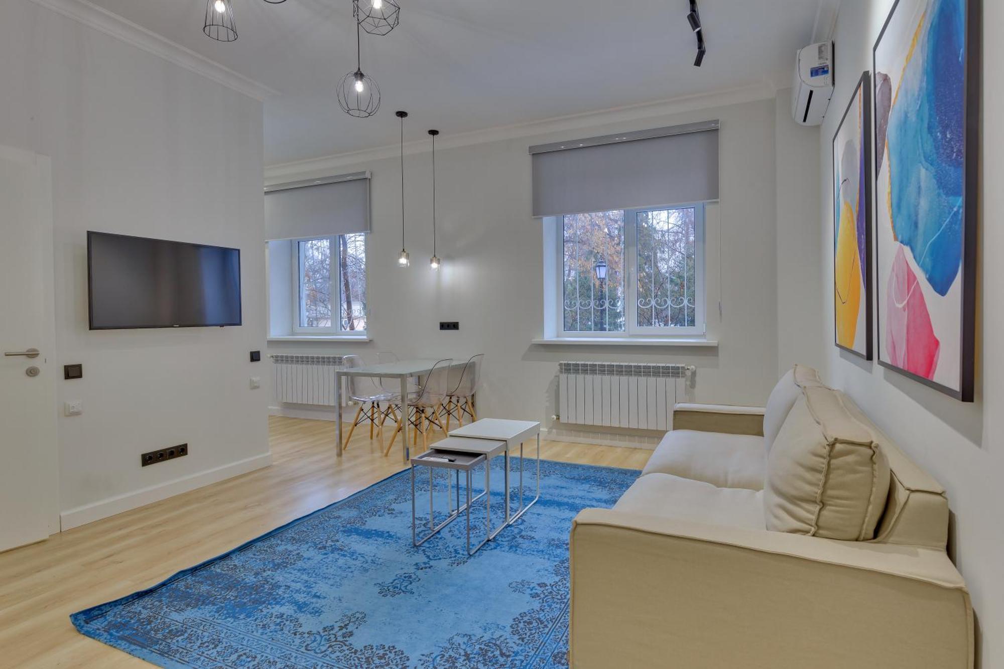 Opera Apartments Алма Ата Стая снимка
