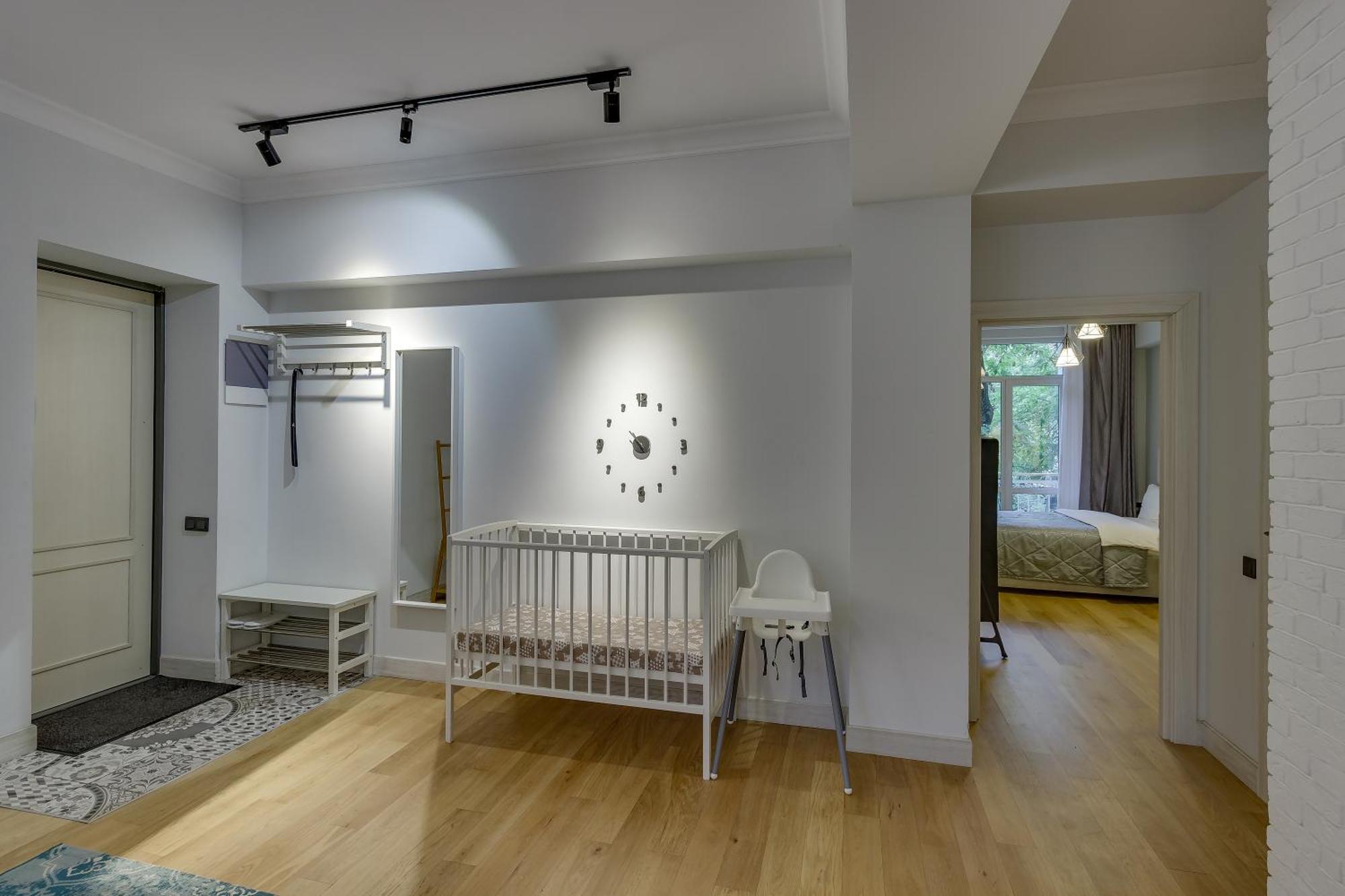 Opera Apartments Алма Ата Стая снимка