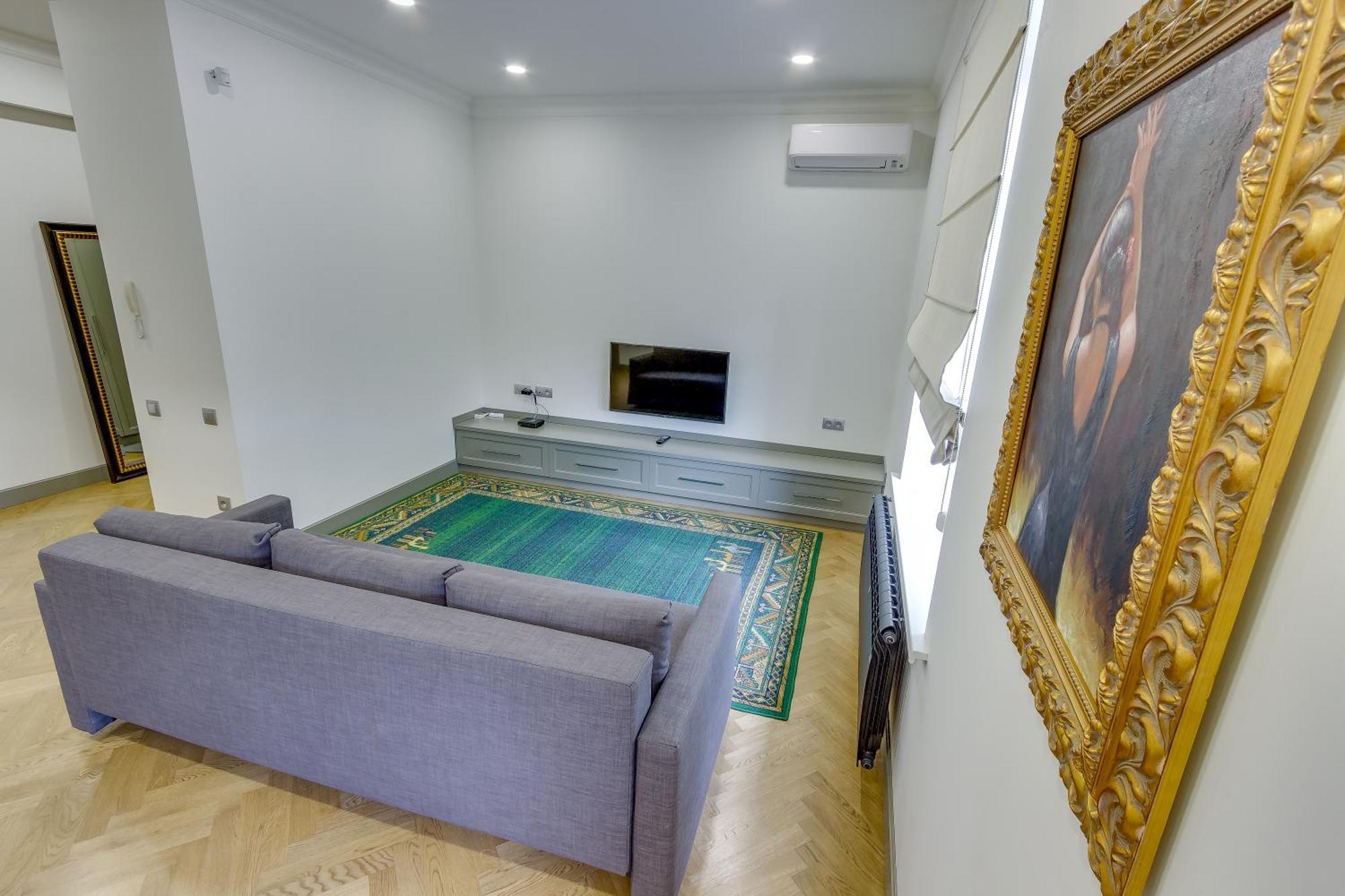 Opera Apartments Алма Ата Стая снимка