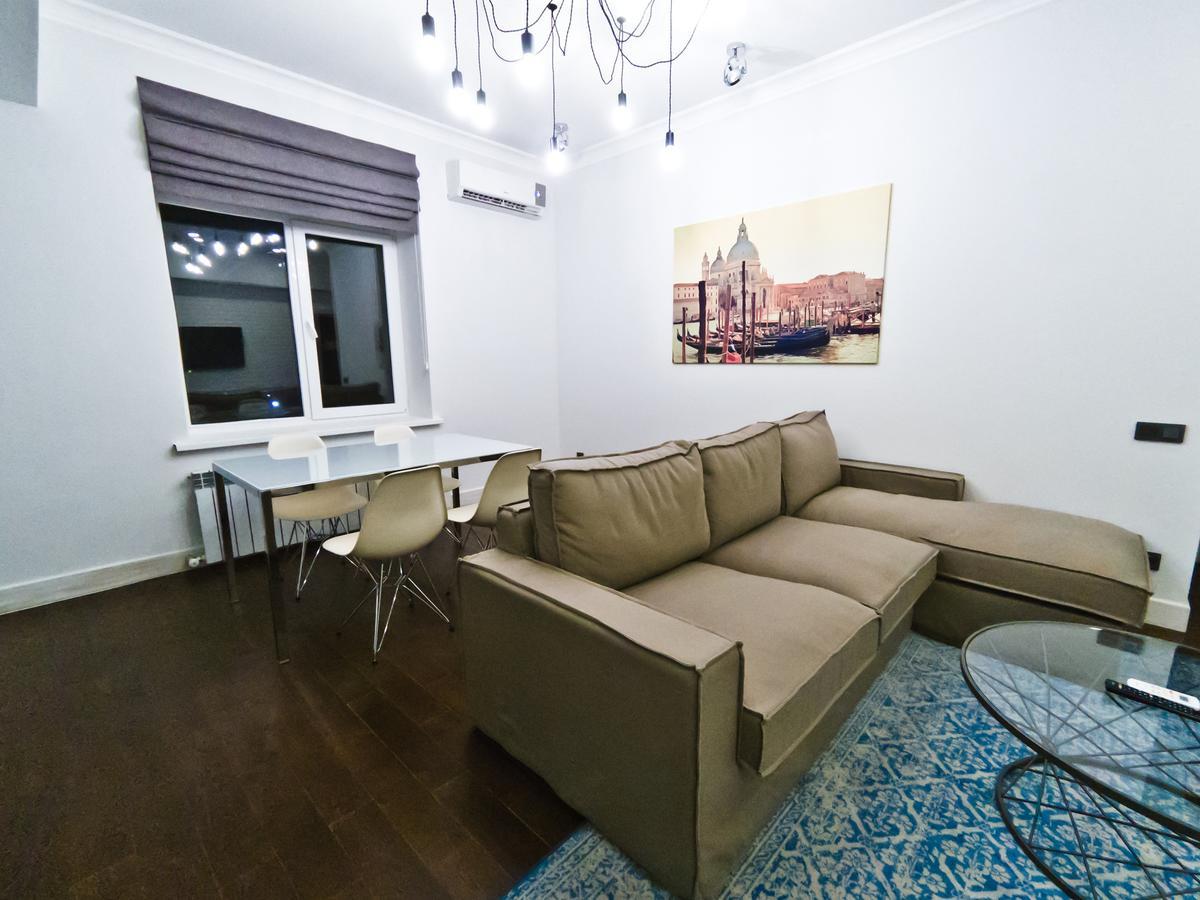 Opera Apartments Алма Ата Екстериор снимка
